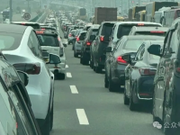 “新能源车要收里程税”的消息不实，海南也另有谋划